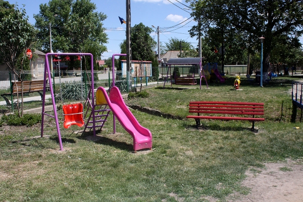 Parcul de joacă pentru copiii din localiatea Andrieșeni