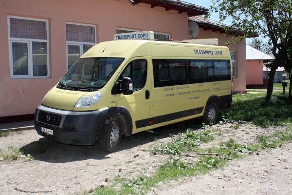 Microbuz școlar transport elevi