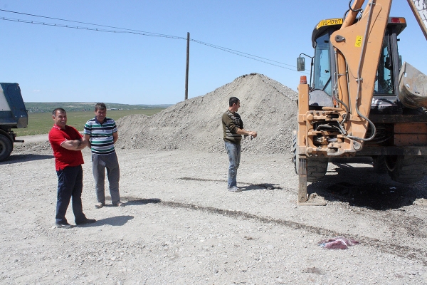 Bază de materiale pentru proiect de asfaltare drum comunal Andrieșeni - Glăvănești 3,5km și Spineni - Epureni 1,5 km, finanțat prin PNDL
